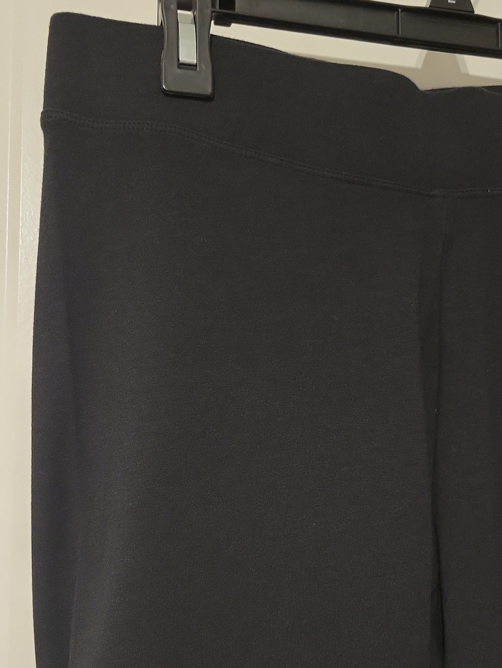 Sonoma Women's Capri Leggings, Black, Large. Like New. - Picture 2 of 8